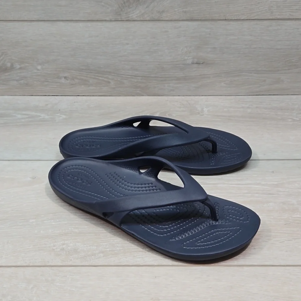 Crocs Women Outdoor Thong Flats rubber sandals shoes sz 8